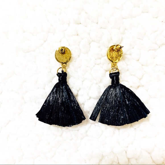 Raffia Straw Dangle Drop Pearl Earrings - Picture 2 of 5